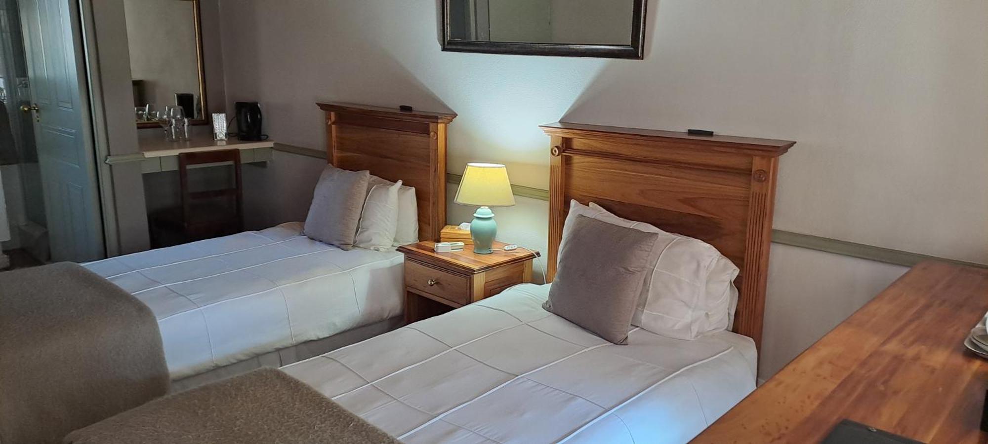 Housemartin Lodge & Self Catering De Rust ภายนอก รูปภาพ