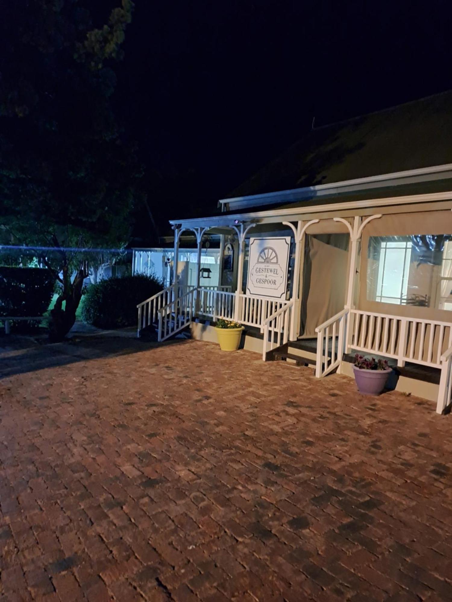 Housemartin Lodge & Self Catering De Rust ภายนอก รูปภาพ