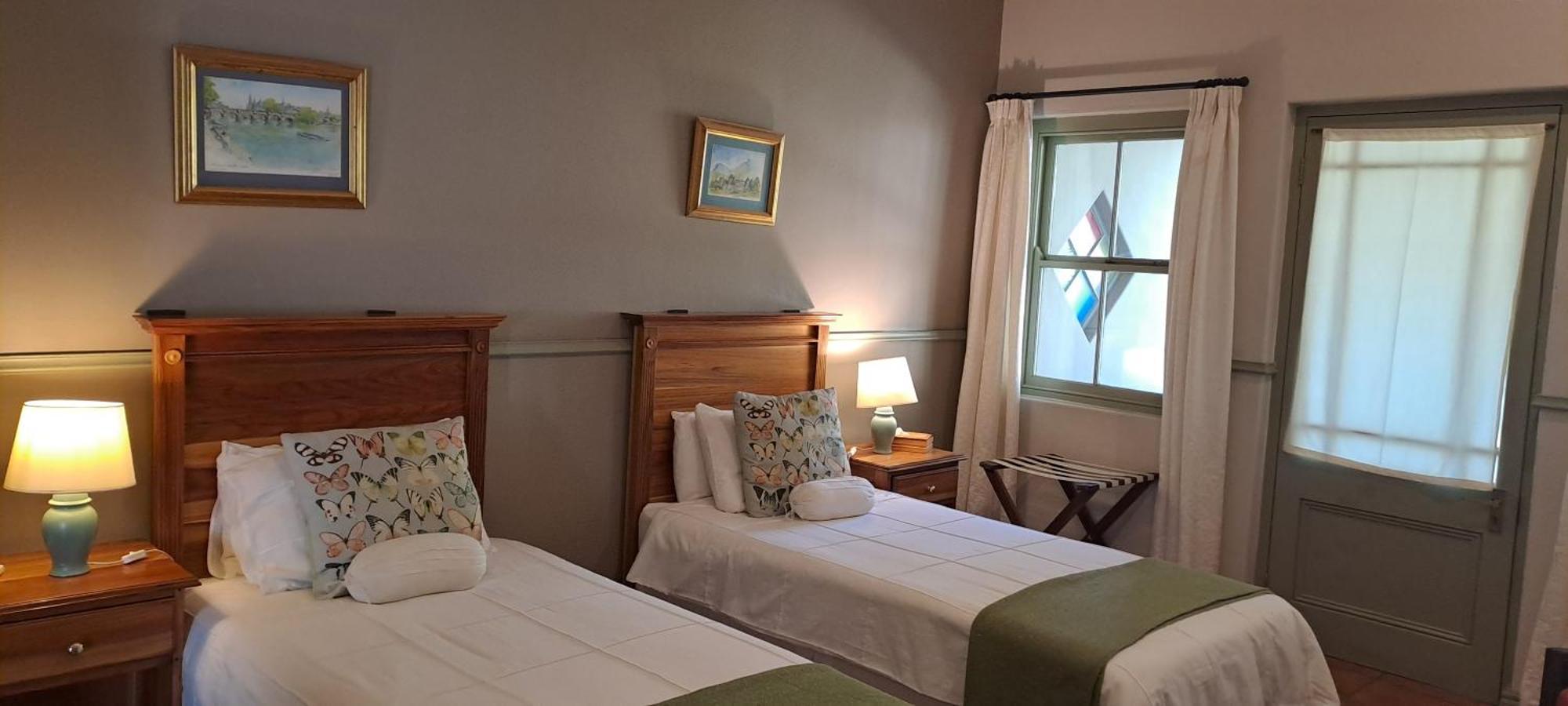 Housemartin Lodge & Self Catering De Rust ภายนอก รูปภาพ