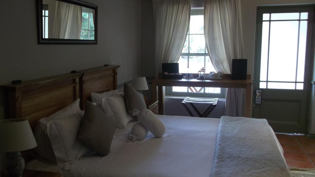 Housemartin Lodge & Self Catering De Rust ภายนอก รูปภาพ